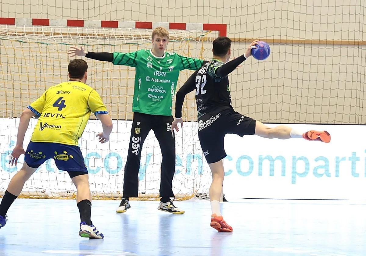 David Faílde formaba parte del filial del IRUDEK Bidasoa Irún pero ha jugado doce partidos con el primer equipo.