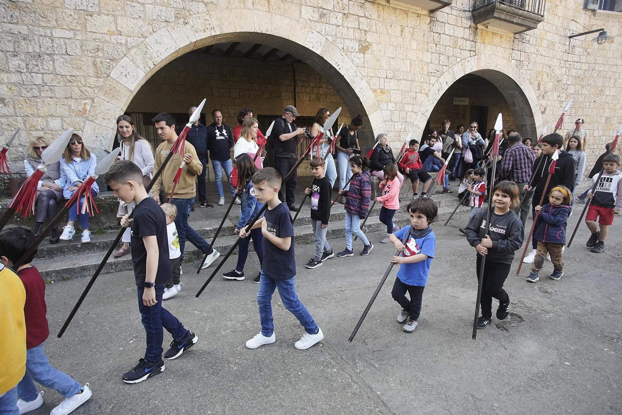 Els infants de Girona es converteixen en autèntics manaies per un dia