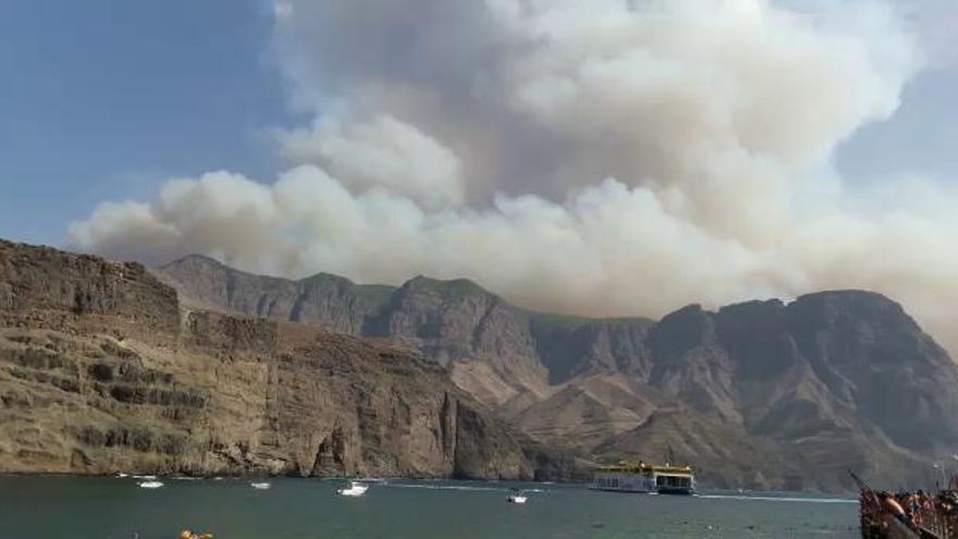 El incendio de Tamadaba, desde el Puerto de las Nieves