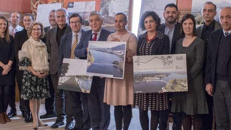 Presentación de los proyectos finalistas del puente, ayer. // FdV