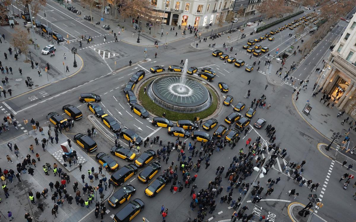 La vaga de taxis col·lapsarà la Gran Via i el passeig de Gràcia aquest dimecres