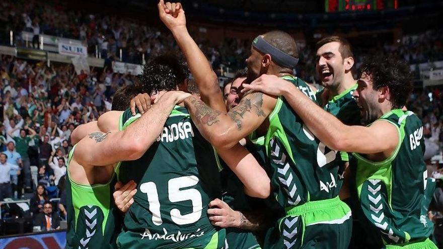 El Unicaja celebra una gesta.