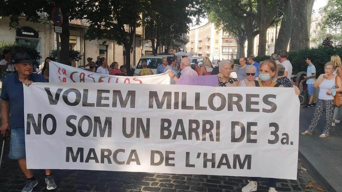 La mobilització de veïns de la Marca de l&#039;Ham a la Rambla de Figueres