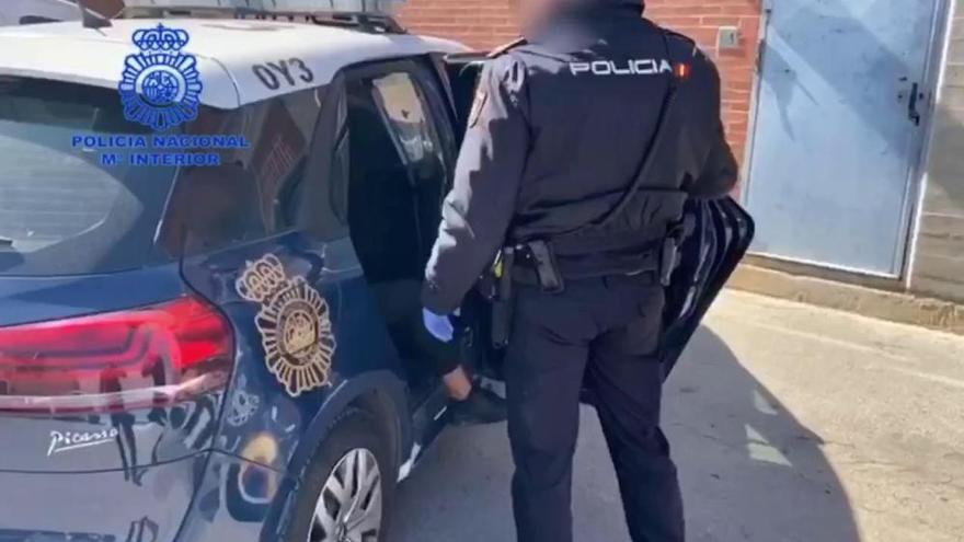 Pillado tras robar en el interior de un coche en un parking de Murcia