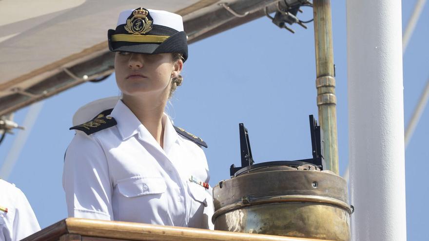 La princesa Leonor regresa hoy a España para completar su formación militar