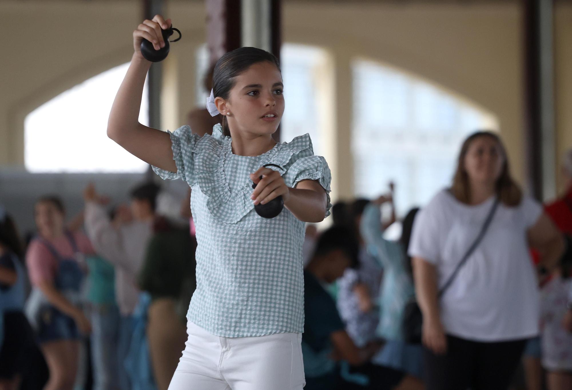 Así ha sido el ensayo general de la "dansà de les falles infantils a la Verge"