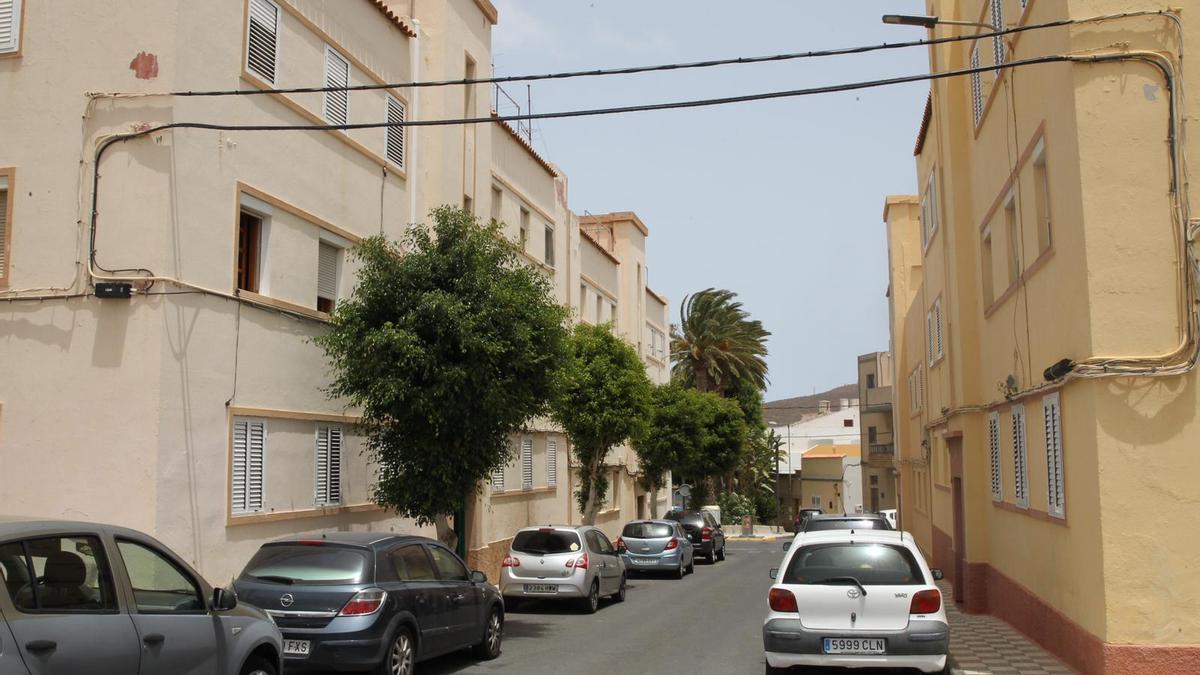 El grupo de las antiguas viviendas sociales que están entre las calles León y Castillo y Pedro García Cabrera, en el casco de Agüimes.