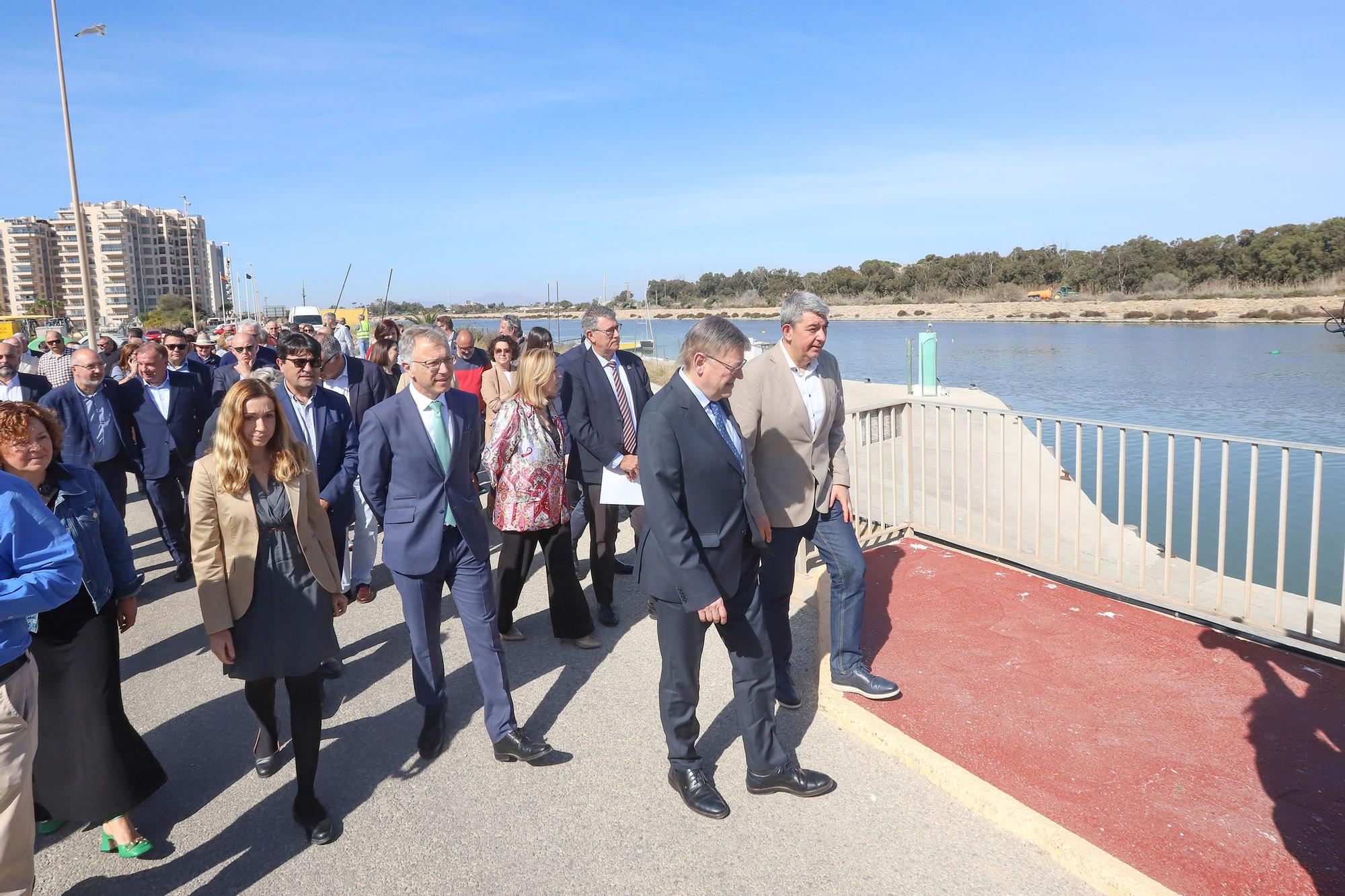 Visita de Ximo Puig a la desembocadura del Segura en Guardamar para anunciar los proyectos contra inundaciones