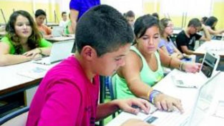 Todos los institutos tienen ya los portátiles, pero apenas se utilizan