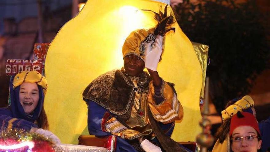 El rey Baltasar, en el desfile del año pasado en Lalín. // Bernabé/Gutier