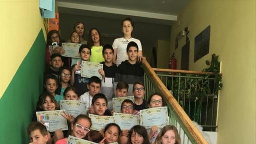 Los escolares crean carteles para ‘espacios sin humo’