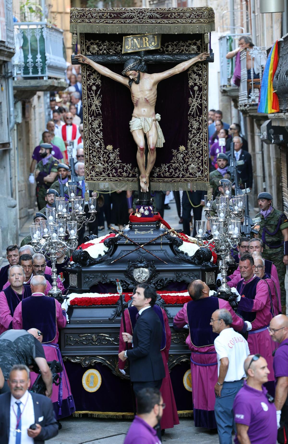 Miles de almas en el día grande del Cristo de la Victoria