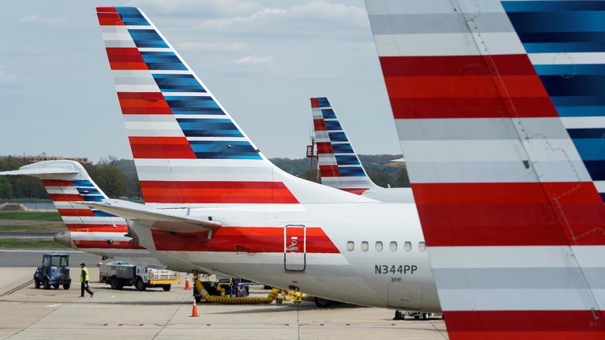 Aviones aparcados en el aeropuerto Ronald Reagan de Washington.