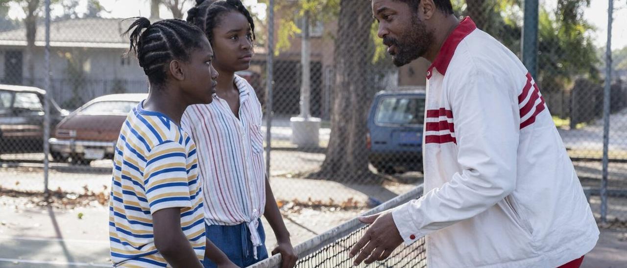 Will Smith, con Saniyya Sidney y Demi Singleton, en un fotograma de ’El método Williams&#039;.