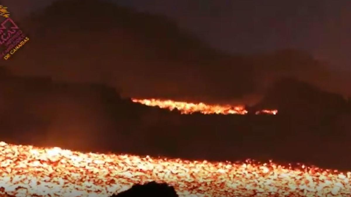 Vista de la lava del volcán de La Palma desde Las Manchas.