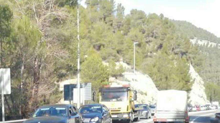 Un accident entre quatre vehicles obliga a tallar la C-55 a Castellbell