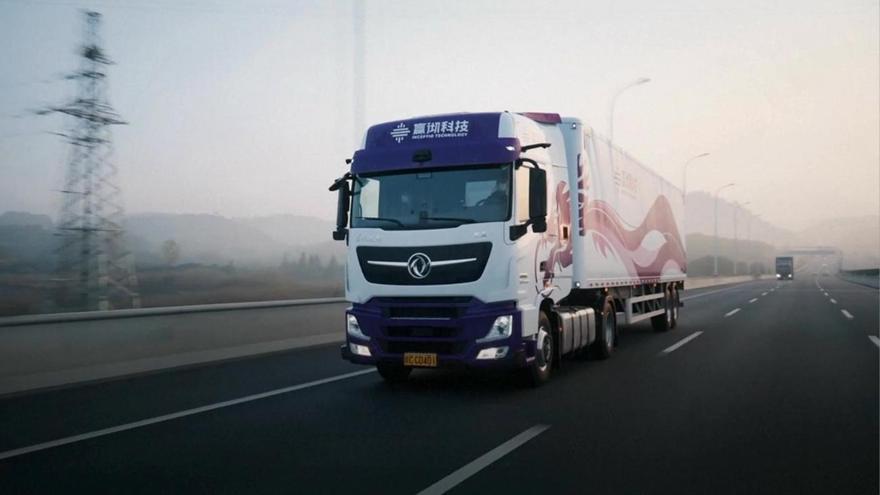 Los camiones inteligentes chinos están revolucionando la industria logística con sistemas de conducción autónoma