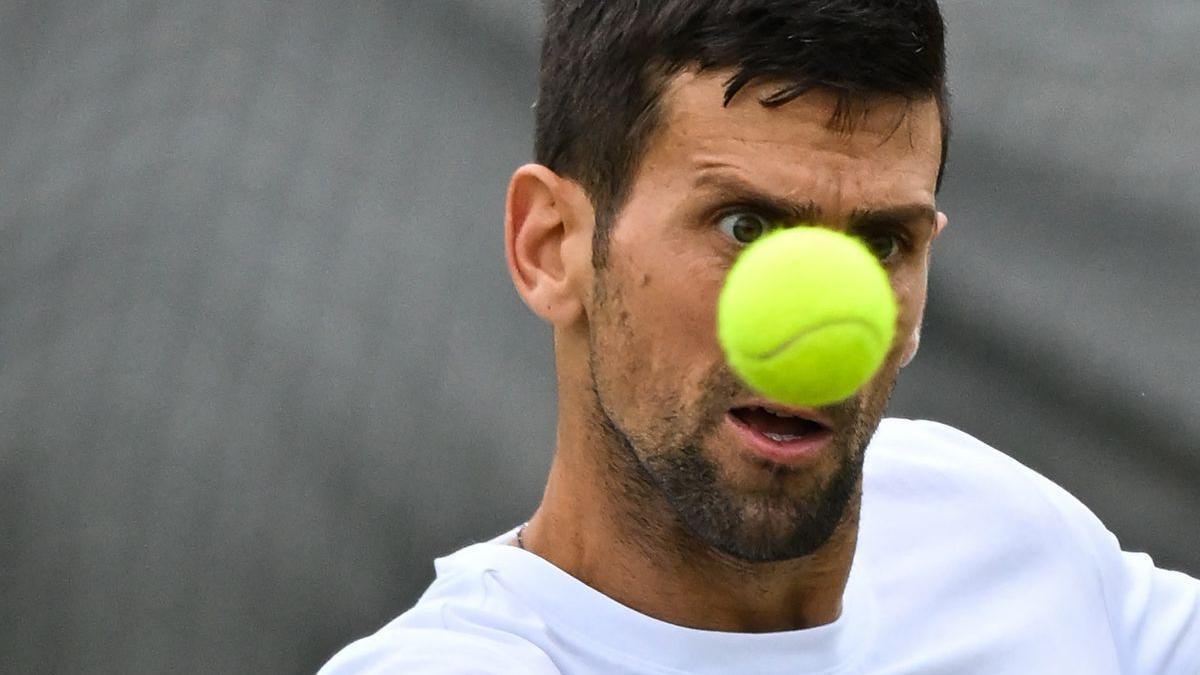 Novak Djokovic durante un entrenamiento en la última edición de Wimbledon.