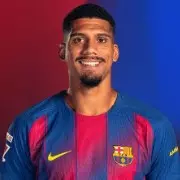 Ronald Araujo, Defensa