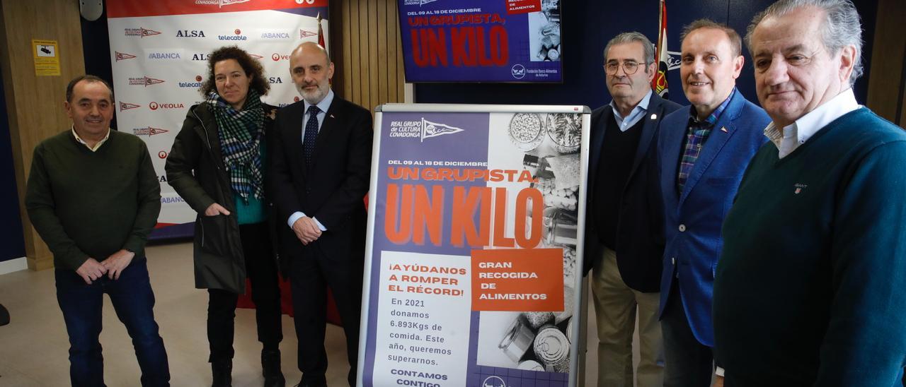 Por la izquierda, Juan José Cima, Paula Fernández, Antonio Corripio, Bernardo Sopeña, Alejandro Rionda y Nicanor García, ayer, durante la presentación de la campaña de recogida de alimentos.