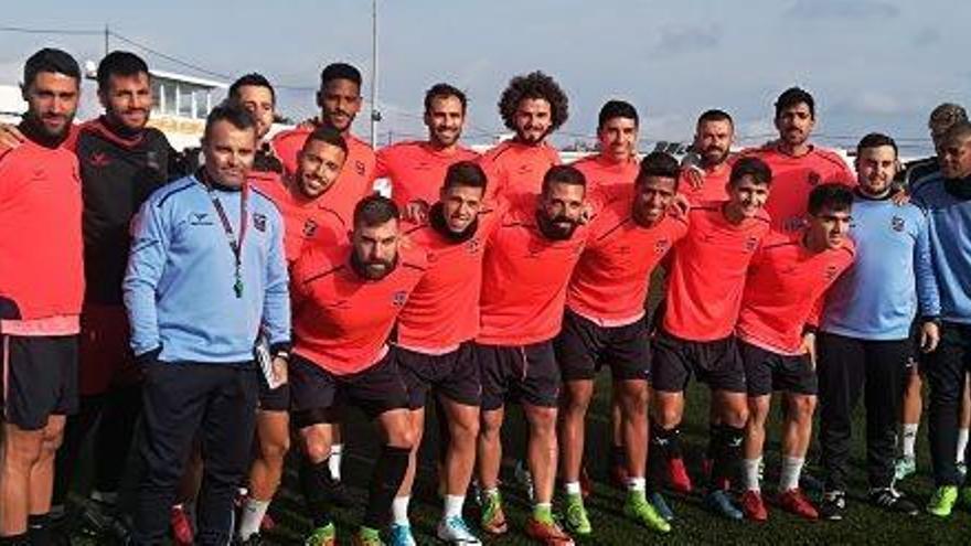 La plantilla del Formentera en un entrenamiento reciente.