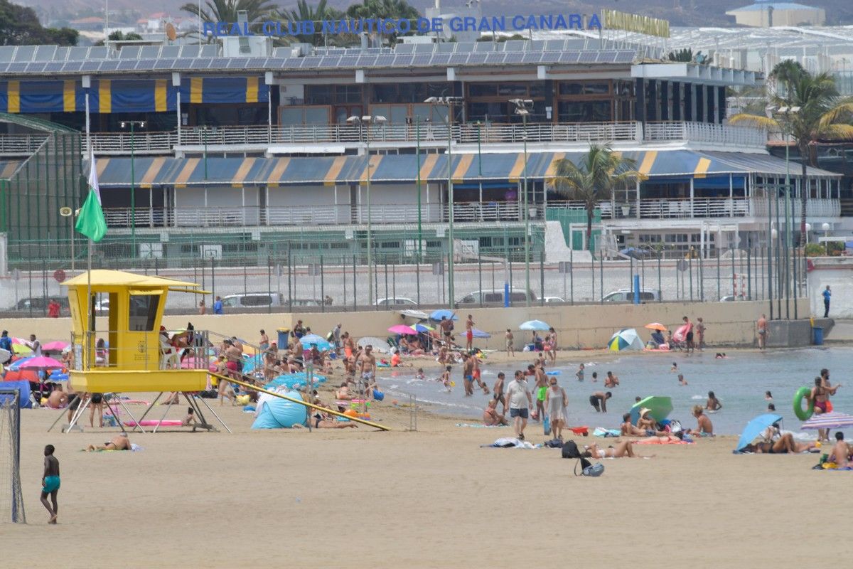 Domingo en playas de la capital grancanaria