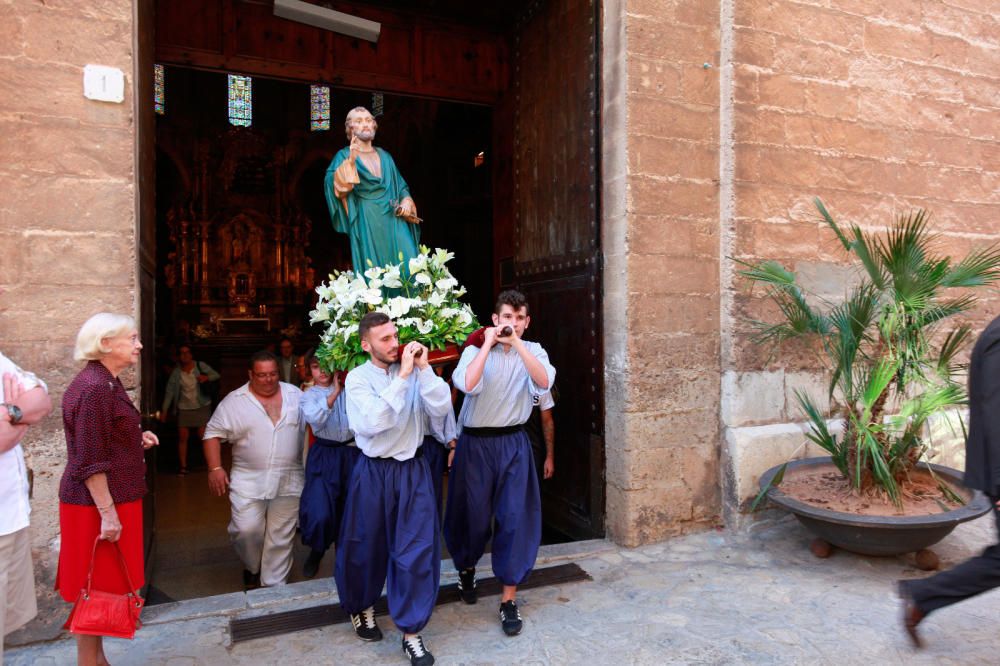 Los pescadores celebran a Sant Pere, en la procesión terreste y marítima