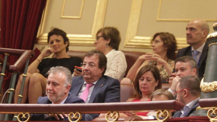 Ángel Víctor Torres durante la sesión de investidura de Pedro Sánchez.