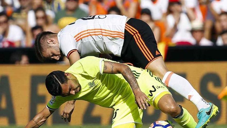 El Betis incendia Mestalla con la tercera derrota &quot;ché&quot;