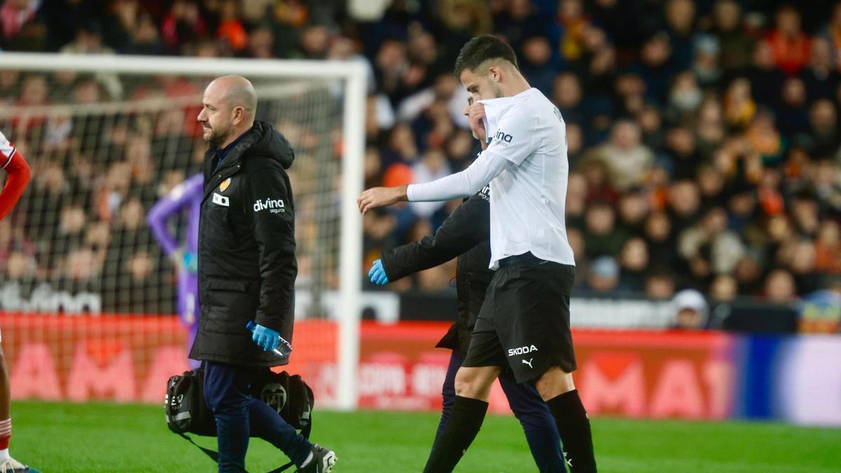 Copete se retira lesionado del Valencia - Athletic de Copa