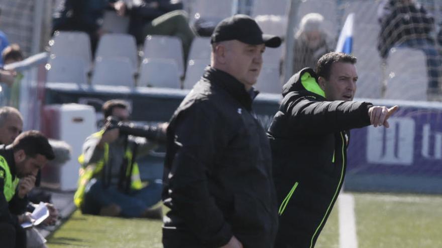 Josico dando instrucciones, durante el partido de esta mañana