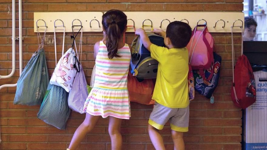 Algunes famílies es planten: &quot;Volem que els nens estudiïn, però no així&quot;