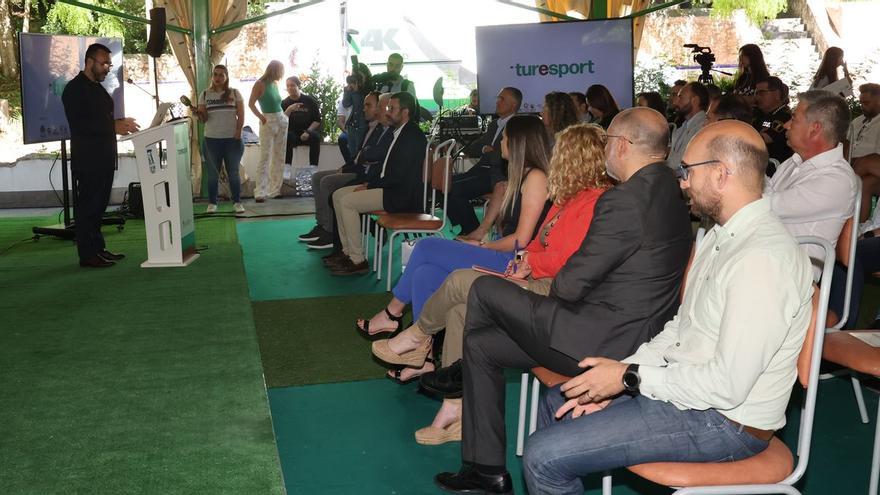 Representantes delos sectores público y privados se han dado cita en el congreso inaugural de Turesport en Vila-real.