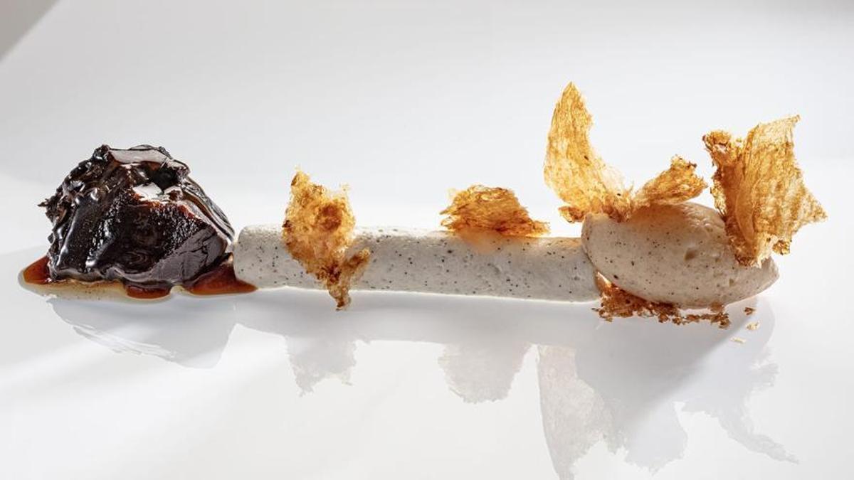 El plato 'Manzana negra', de Disfrutar.