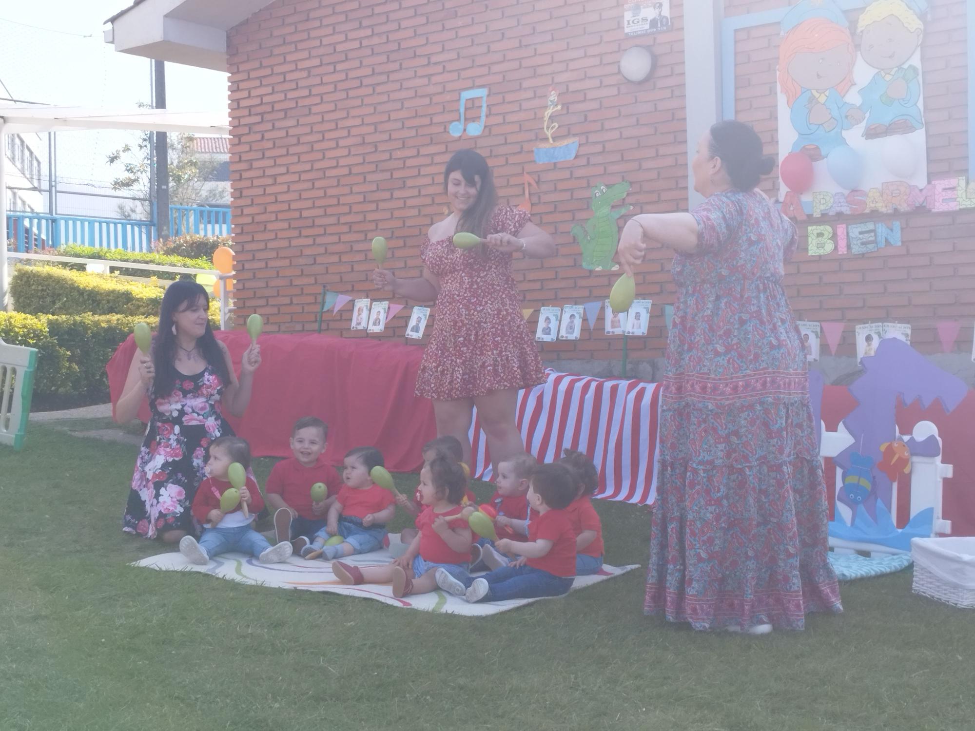 Los niños de la escuela infantil de Posada celebran su graduación