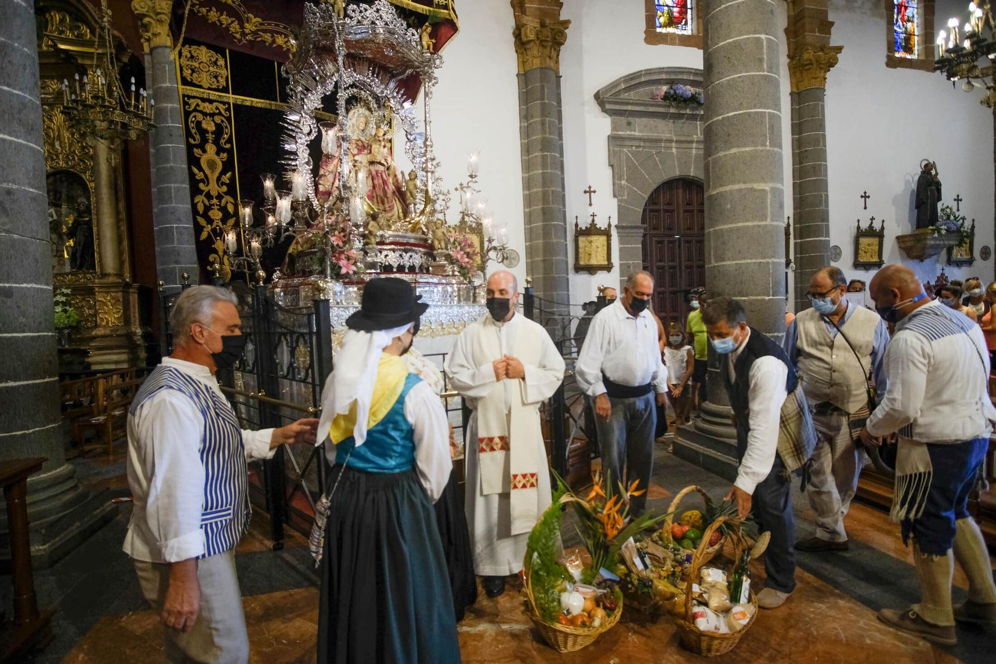 Ofrenda simbólica de los ayuntamientos de Gran Canaria a la Virgen del Pino (07/09/2021)