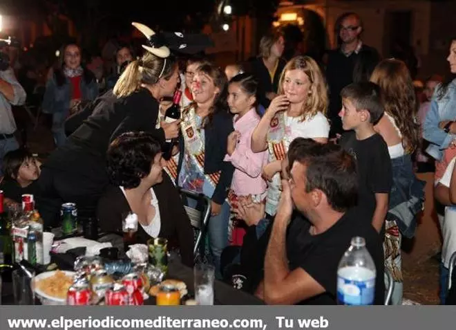 GALERÍA DE FOTOS - Sopar temàtic a les festes de Vilafranca