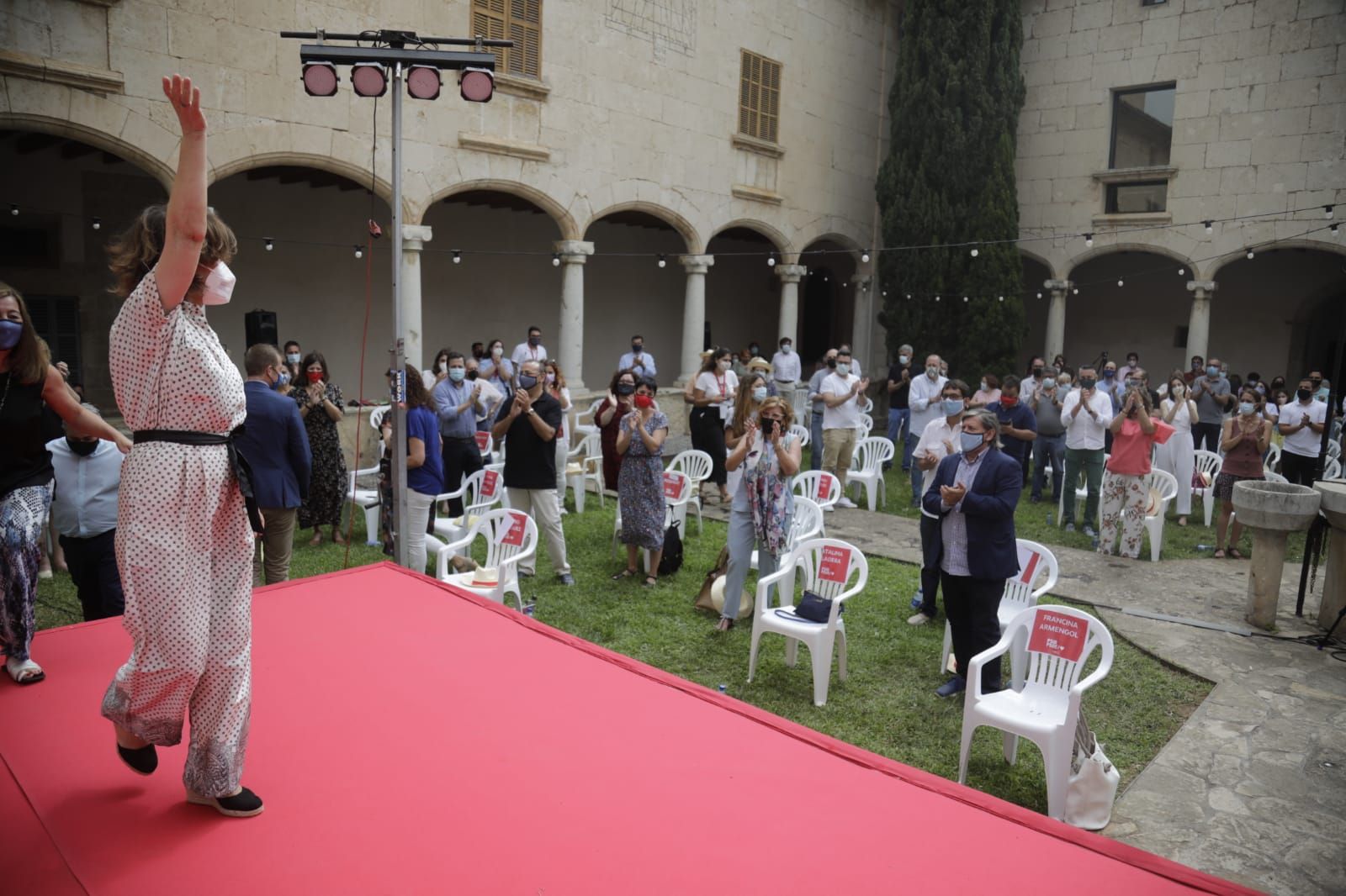 Carmen Calvo asiste a la entrega del premio Maria Plaza del PSIB-PSOE en Inca