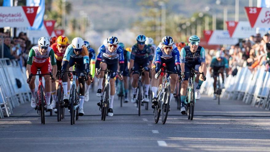 Guirmay se lleva la victoria al esprint y es el primer líder de la Volta