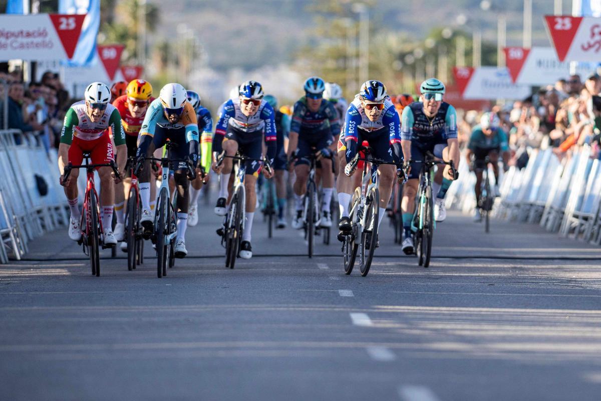 La primera etapa se resolvió al sprint