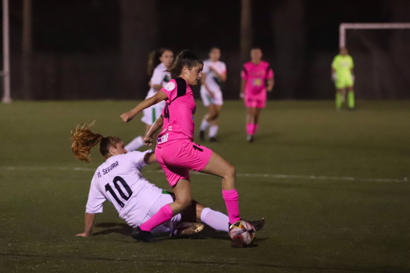 La eliminatoria de la Copa de la Reina de fútbol entre el Córdoba CF y el Juan Grande en imágenes