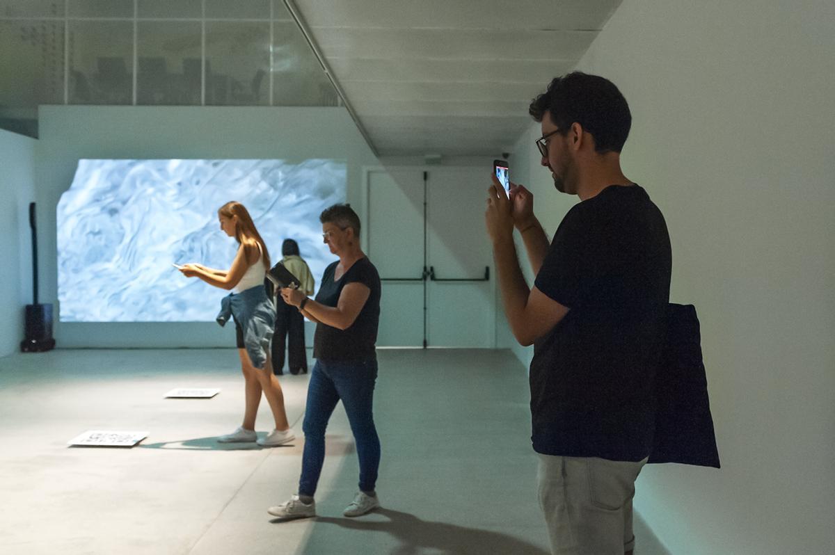 Interactividad en la exposición de Lucía Morate.