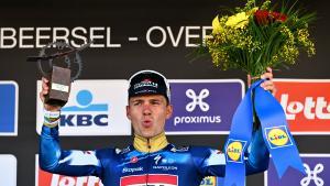 Remco Evenepoel, el Viernes Santo, en el podio de la Flecha de Brabante.