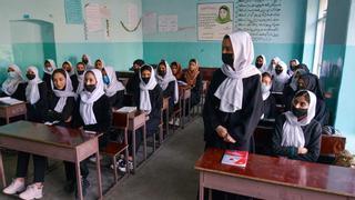 Los talibanes se desdicen y prohíben volver a clase a las estudiantes de secundaria