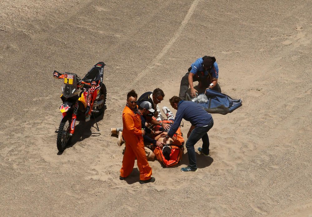 El líder del Dakar, evacuado en helicóptero