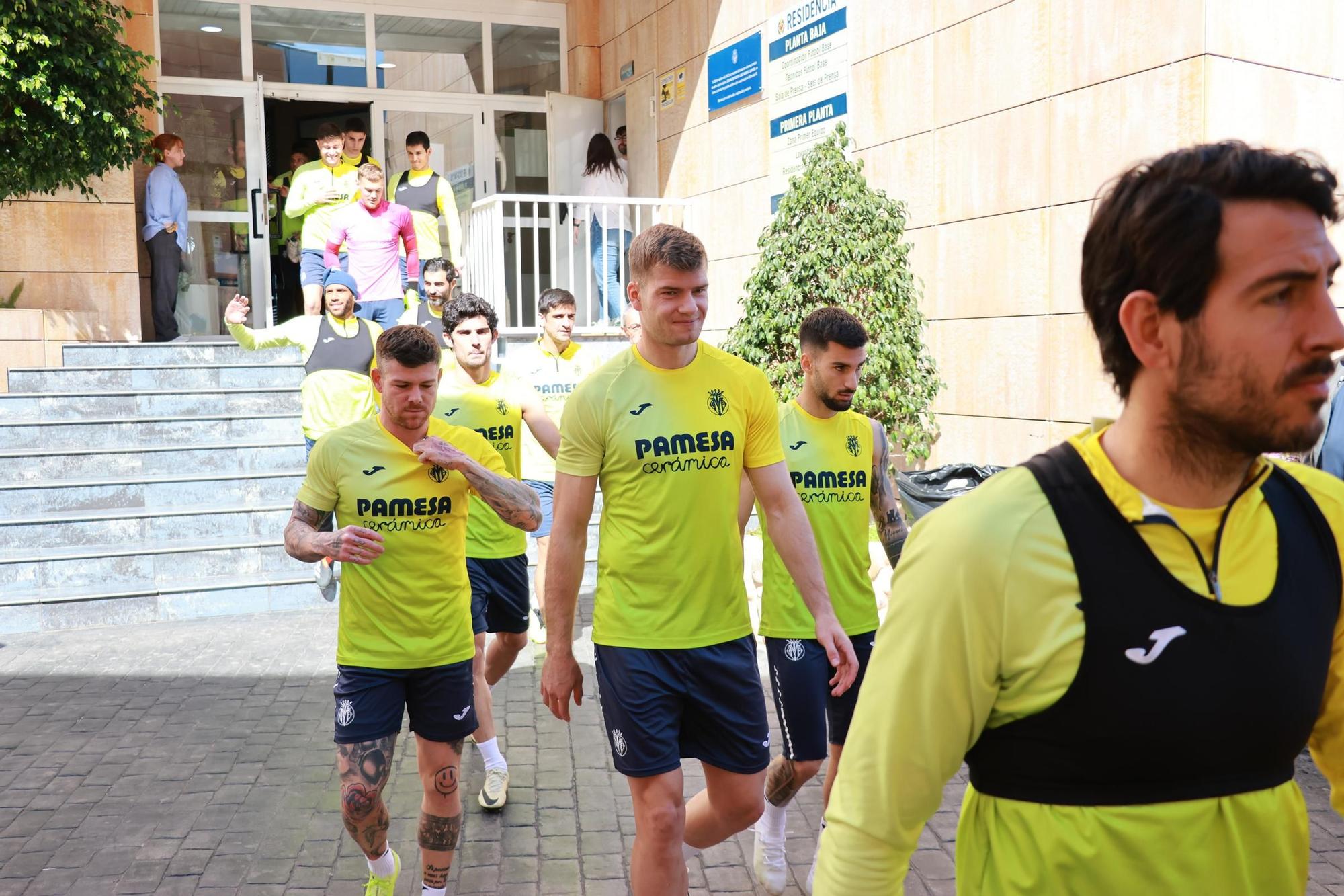 Galería | La afición del Villarreal disfruta con sus ídolos en el entrenamiento de puertas abiertas