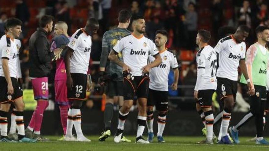 El Valencia CF confirma un 35% de positivos por coronavirus entre su plantilla y cuerpo técnico.