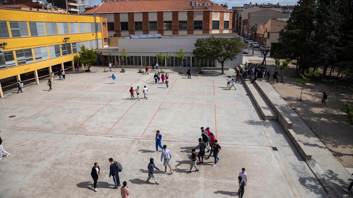 Ambiente en el patio de un instituto catalán el año pasado.