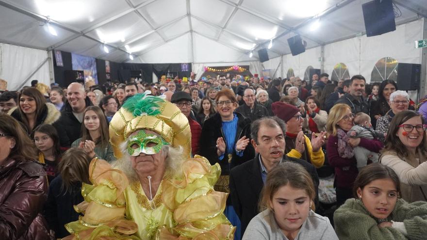 Córdoba vive en La Corredera su última noche de Carnaval