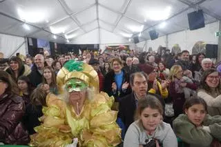 Los enamorados del 3x4 inundan de alegría la Corredera en una noche mágica